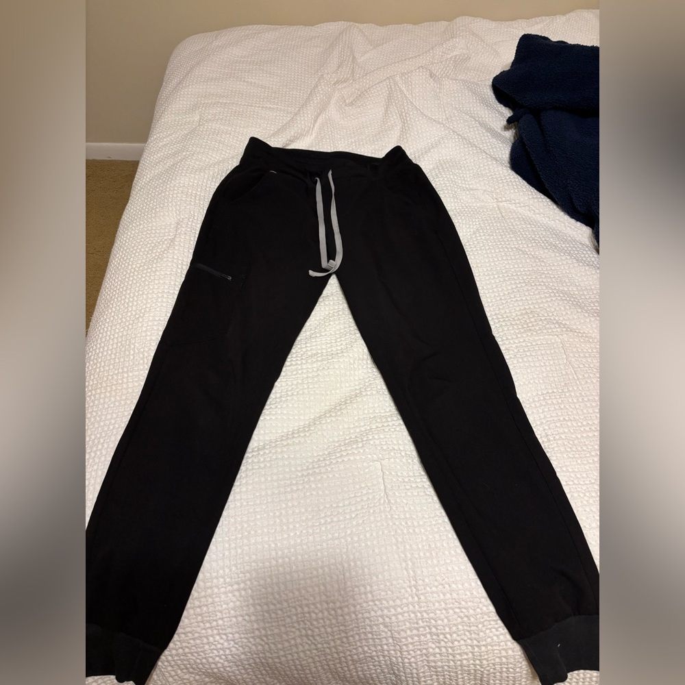 Figs women’s Black Joggers with Gray Drawstring